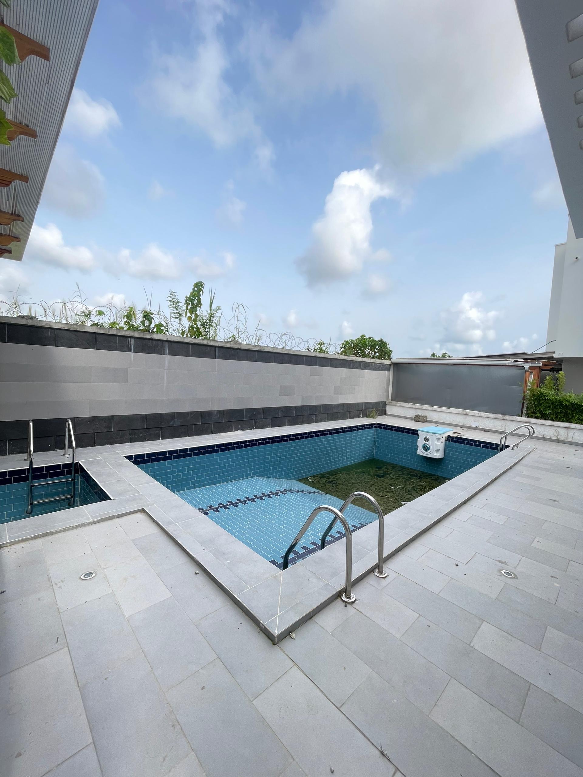 Luxury 5 bedroom duplex - Swimming Pool